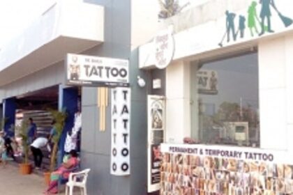 GTDC cracks down on illegal  shops in Baga parking lot