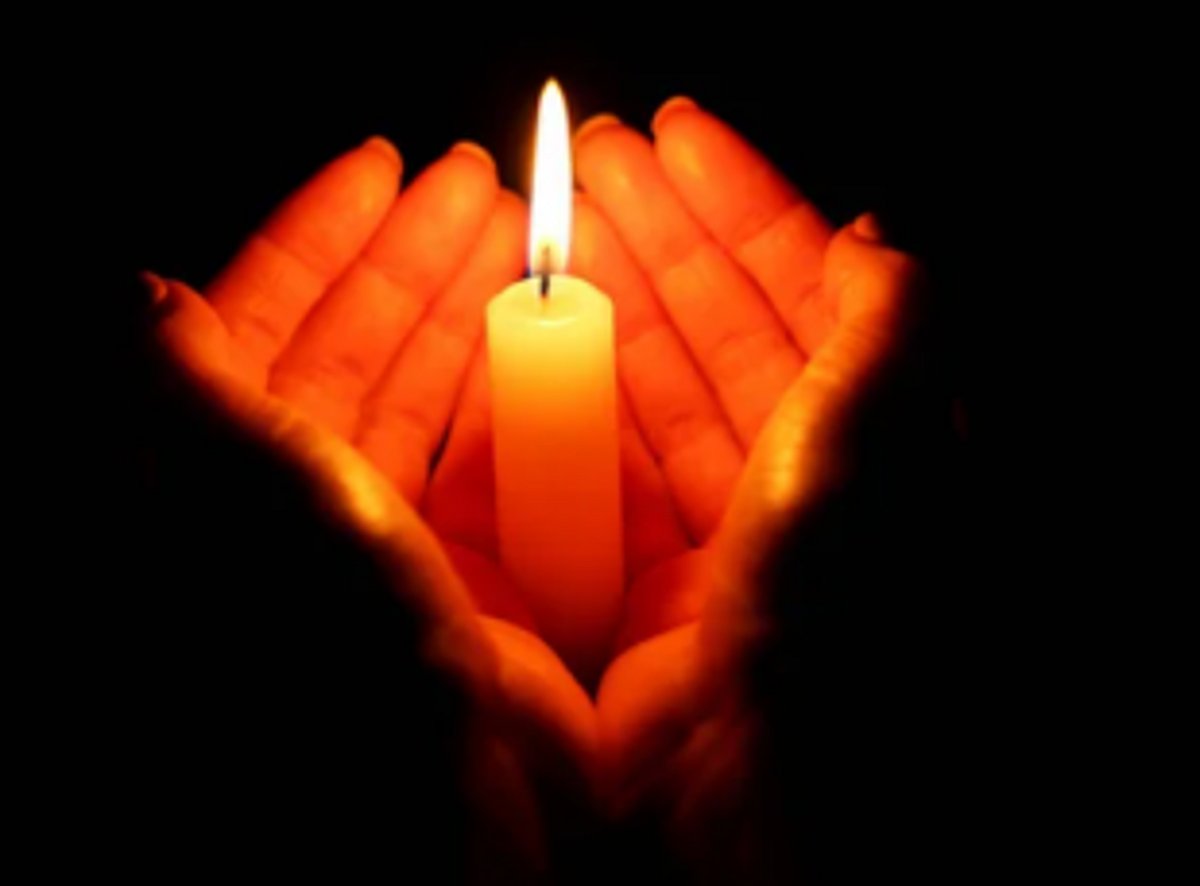 GUJ condoles death of founder member Singbal