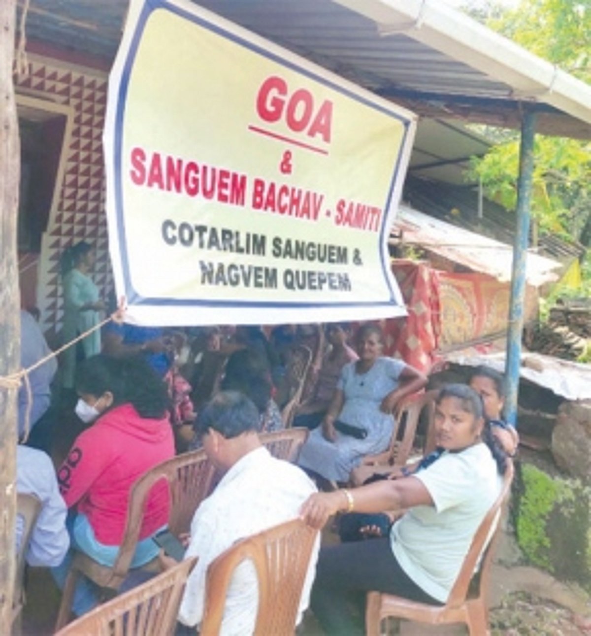 Gagged by police action & Sec 144, Sanguem farmers resort to silent sit-in against IIT project