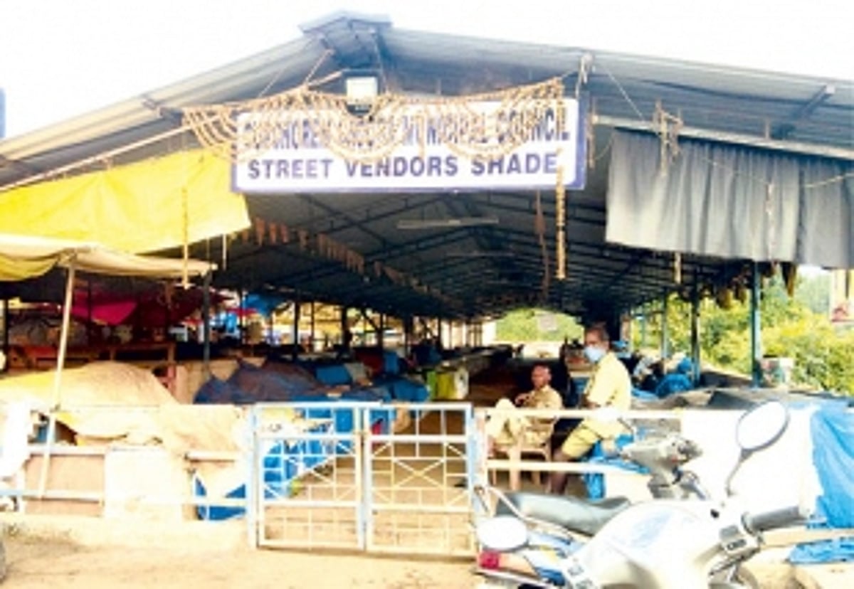 Gandhi Market vendors take advantage of New Market, SGPDA market closure
