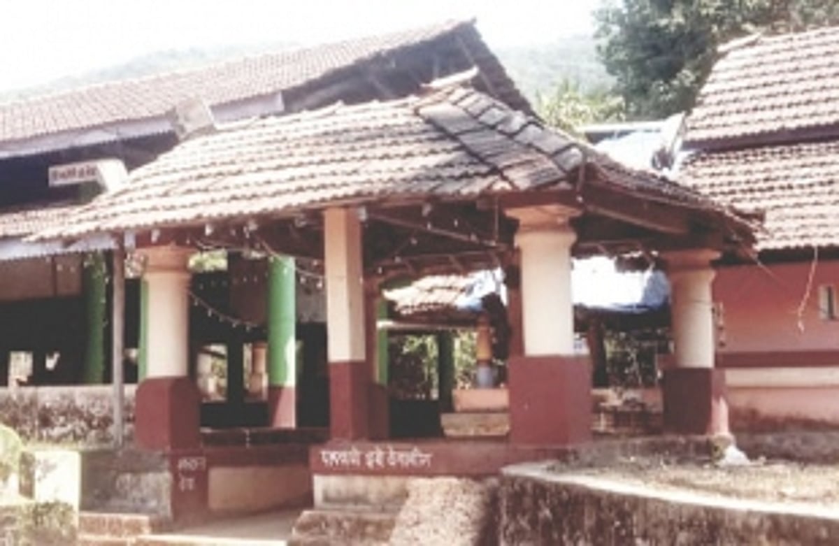 Gaonkars demand action over  damage to Ajoba temple throne