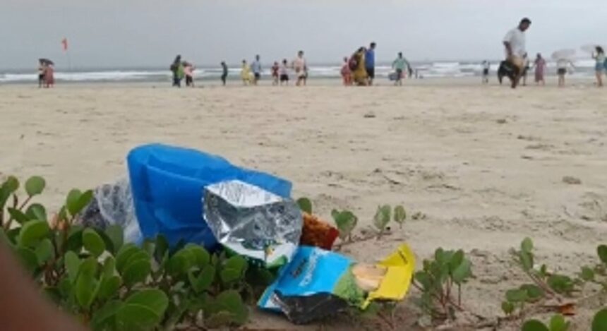 Garbage Disrupts the Beauty of Colva Beach, Locals Urge Swift Cleanup and Strong Measures