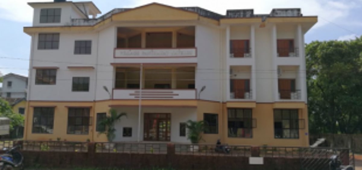 Garbage collection, illegal scrapyards emerge issues of debate at Navelim GS