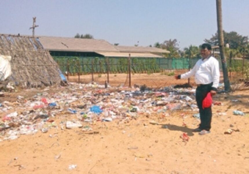 Garbage festers on Candolim beach