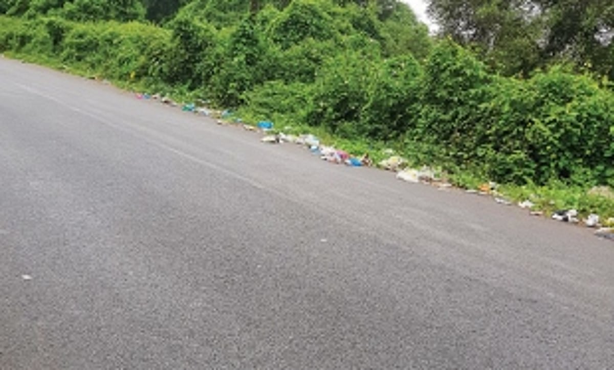 Garbage menace at Moira bridge, Aldona