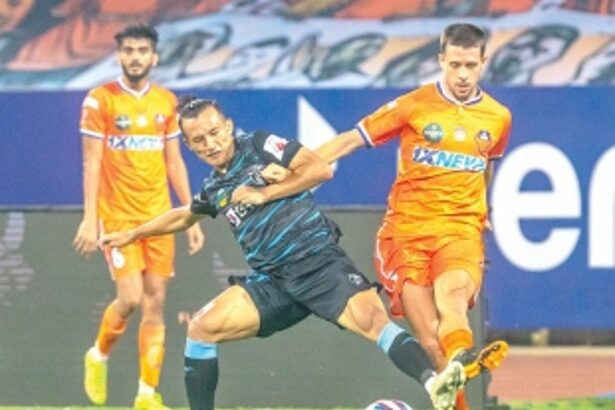 Gaurs concede twice at death to  end season with another draw