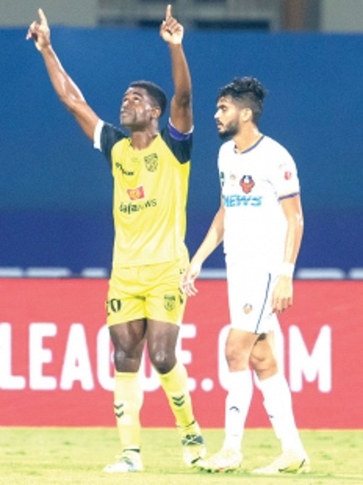 Gaurs suffer more misery against Nizams