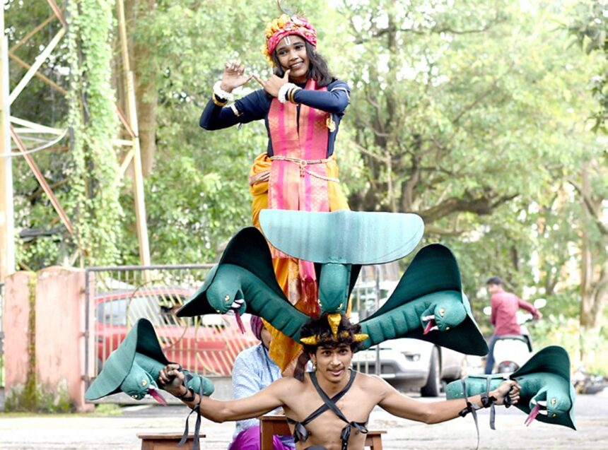 Giving an artistic touch to Janmashtami celebrations