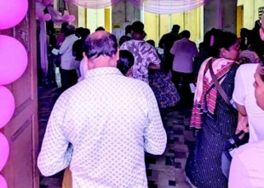 Glitches mar voting in Salcete: EVM woes and procedural complaints surface 1 Glitches mar voting in Salcete: EVM woes and procedural complaints surface
