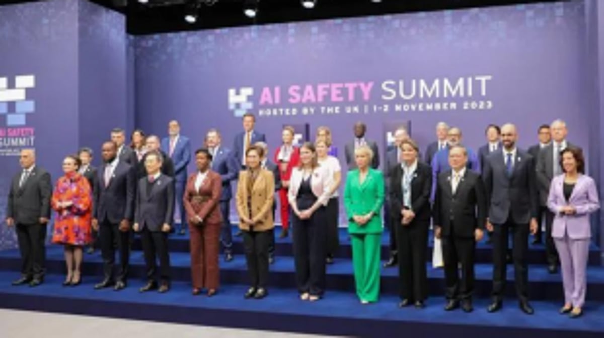 Global Coalition of 28 Countries and EU Sign Declaration at UK Summit to Address AI Risks