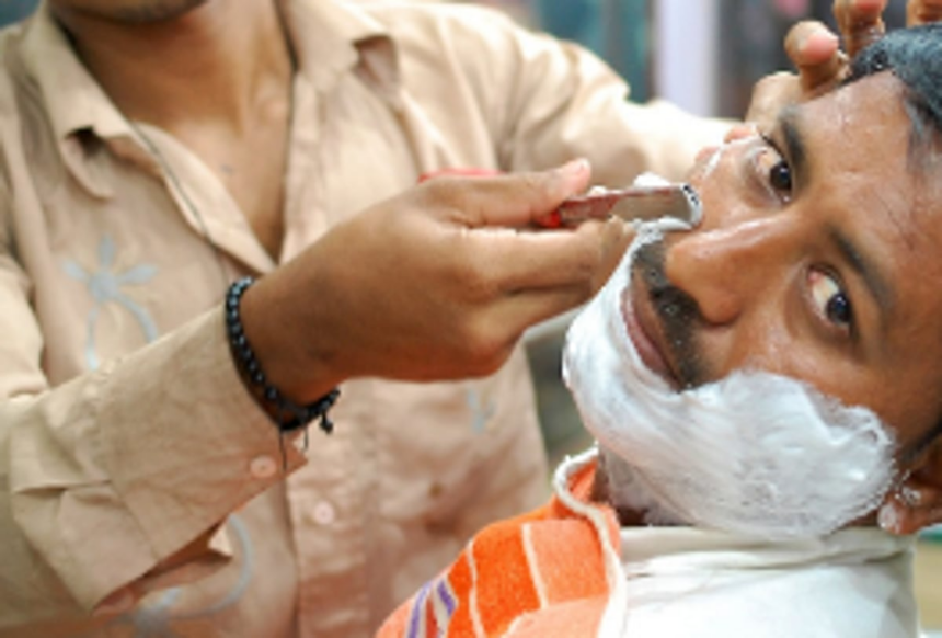 Goa Barbers’ Association asks govt  to find a solution to their woes