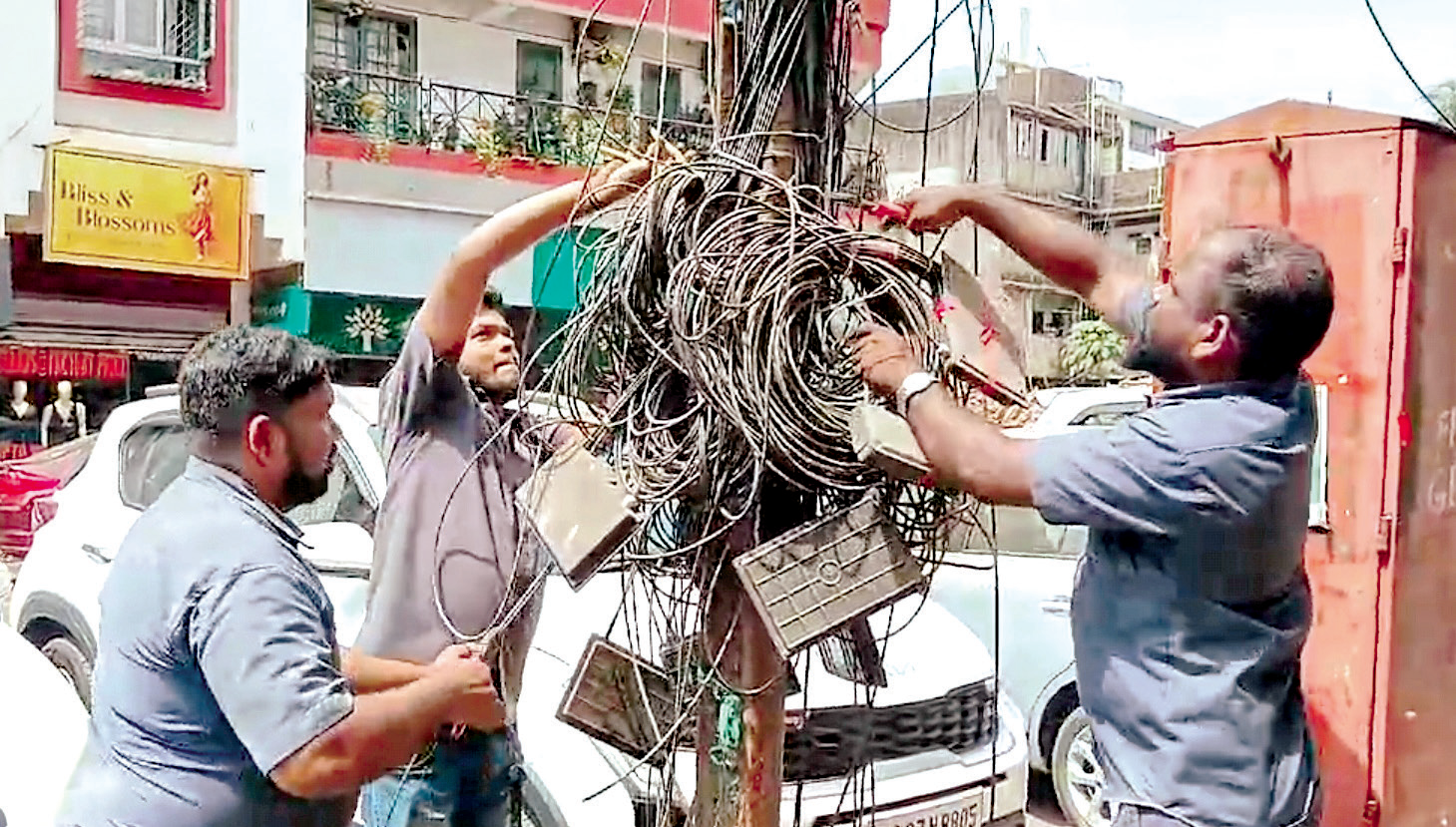 Goa Capital Paralyzed by Internet Outage as Electricity Department Cuts 43 Cables