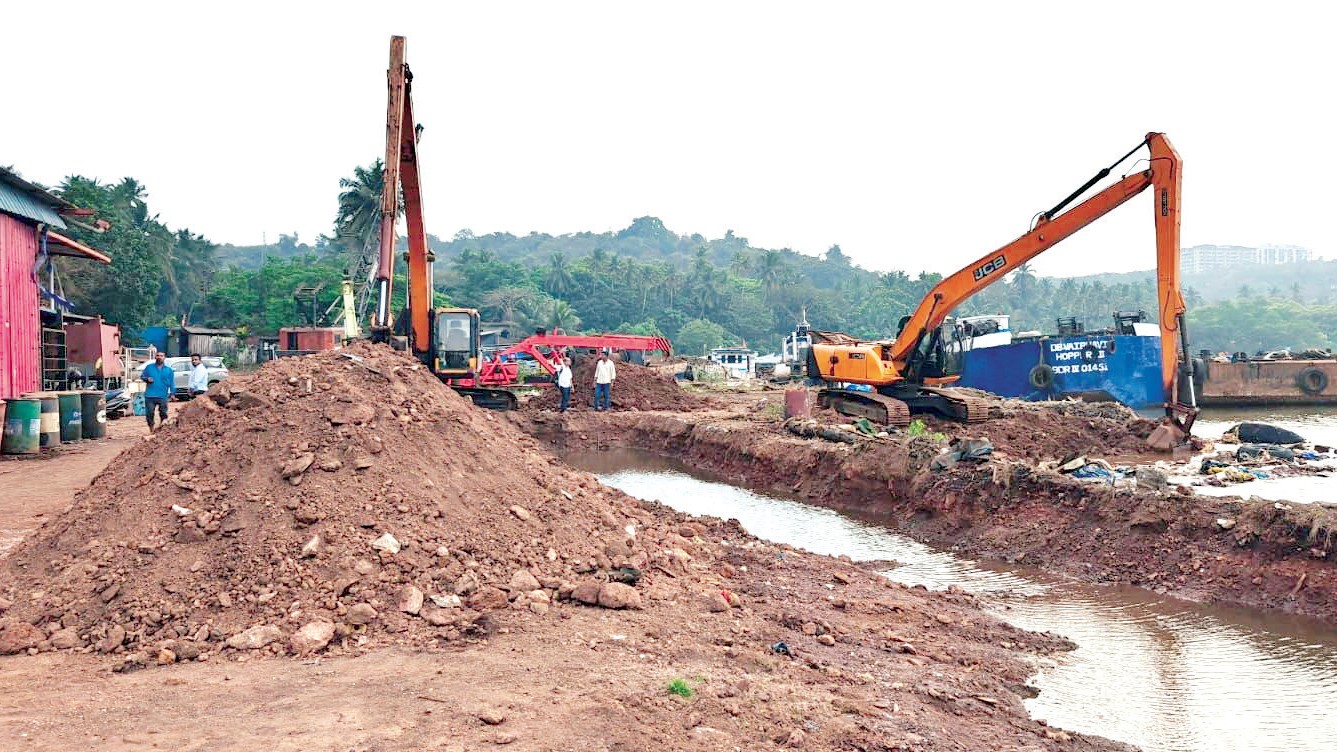 Goa Captain of Ports Begins Restoration of Illegally Reclaimed Land at Chicalim Bay