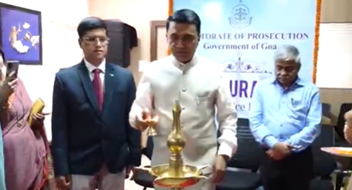 Goa Chief Minister Pramod Opens New Prosecution Directorate Office, Hands Out Laptops to Prosecutors