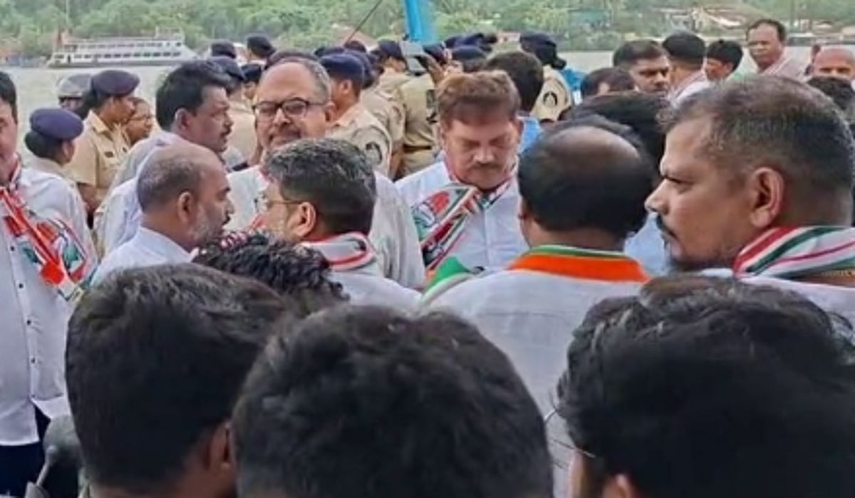 Goa Congress Stages Gherao Protest at RND Office Over Chorao Ferry Incident, Alleges BJP Govt’s Negligence