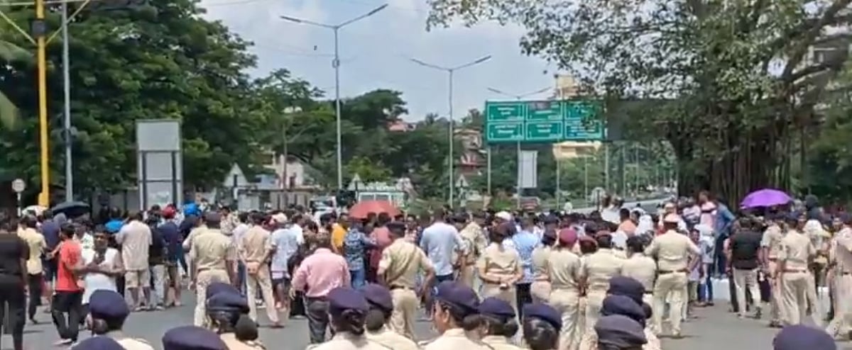 Goa Explodes Demanding Velingkar’s Arrest; Velingkar Absconding Say Police