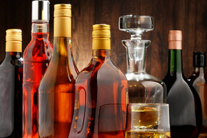 Goa Govt Mulls Ban on Liquor in Glass Bottles Along Beaches to Curb Tourist Injuries and Littering