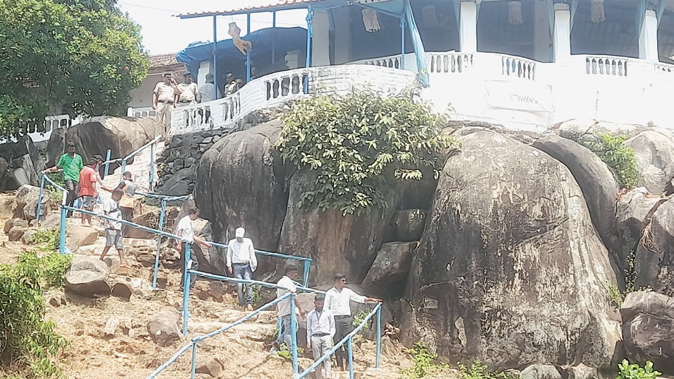 Goa Officials Begin Sealing Establishments in Agonda to Protect Turtle Nesting Sites