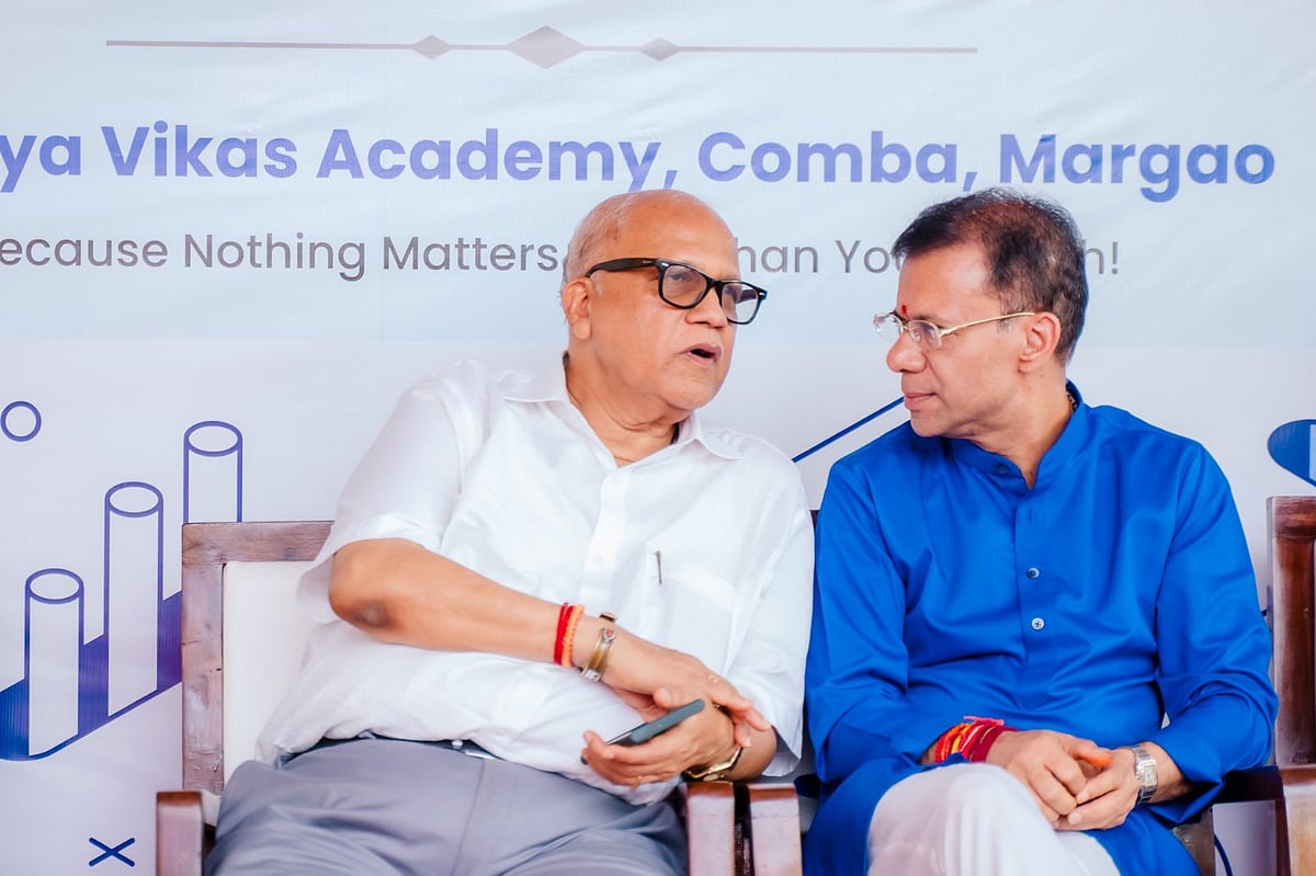 Goa health minister Vishwajit Rane calls Digambar Kamat a mentor in public apology