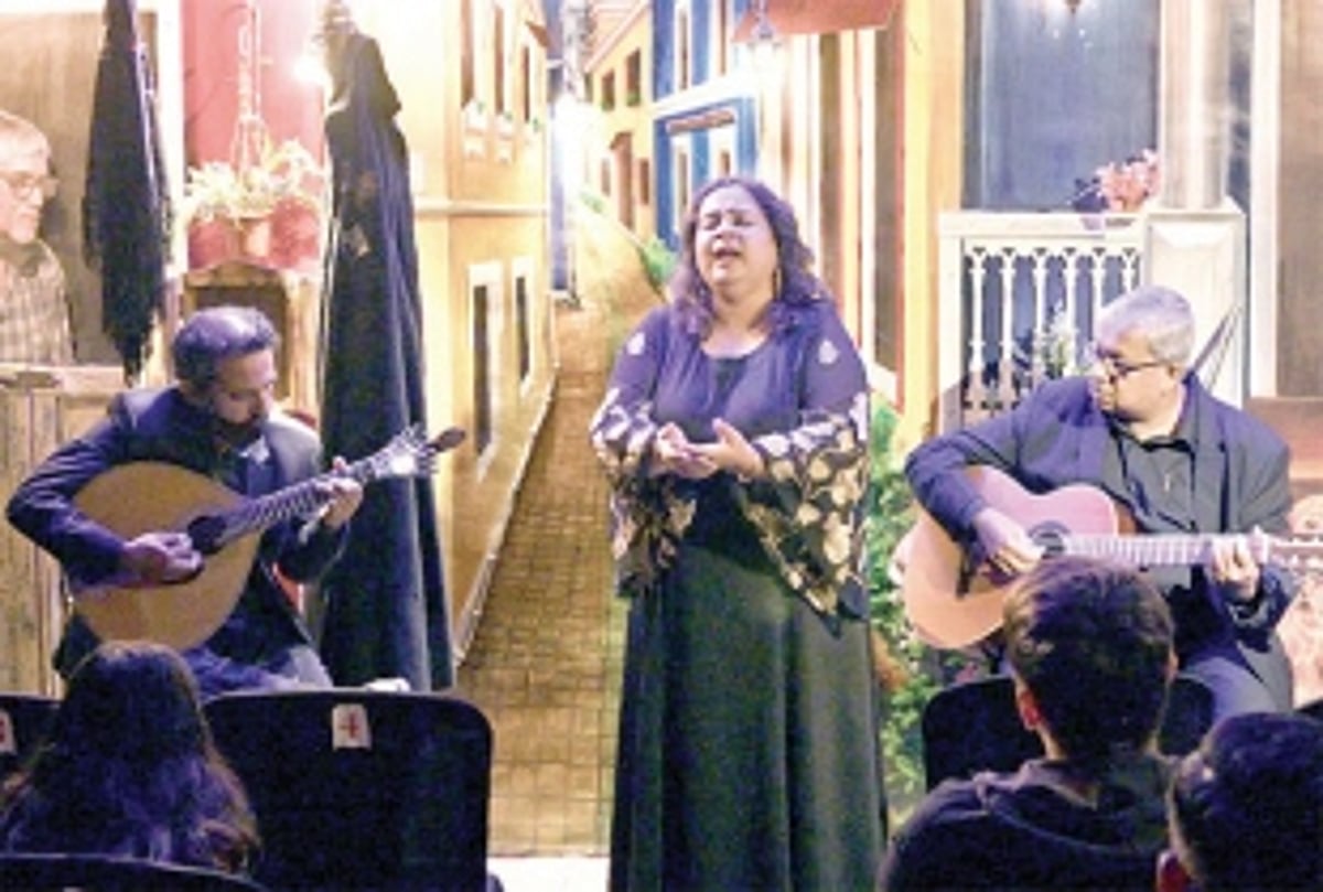 Goan Fadista Sonia Shirsat shines light on Fado