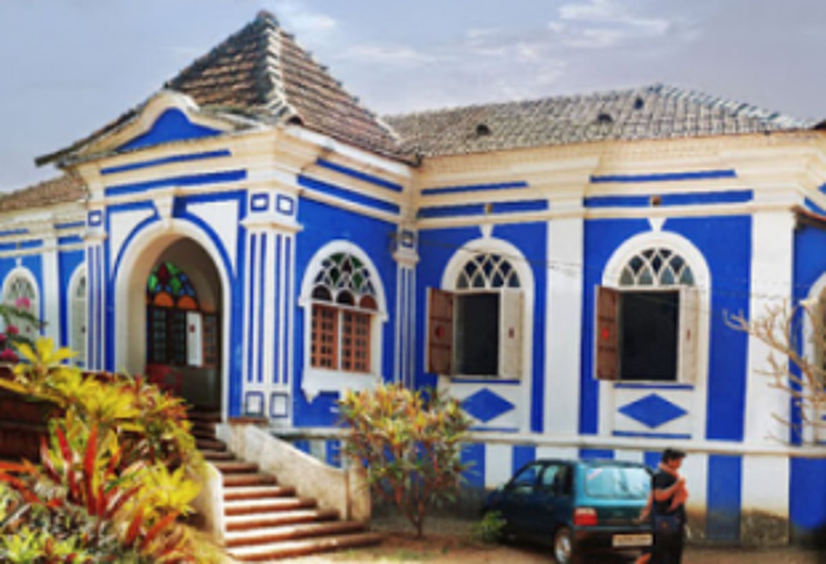 Goan RESIDENT, A  Technicality, & GOEMKAAR, A Feeling