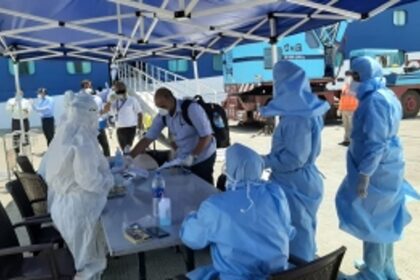 Goan seafarers disembark at Mumbai