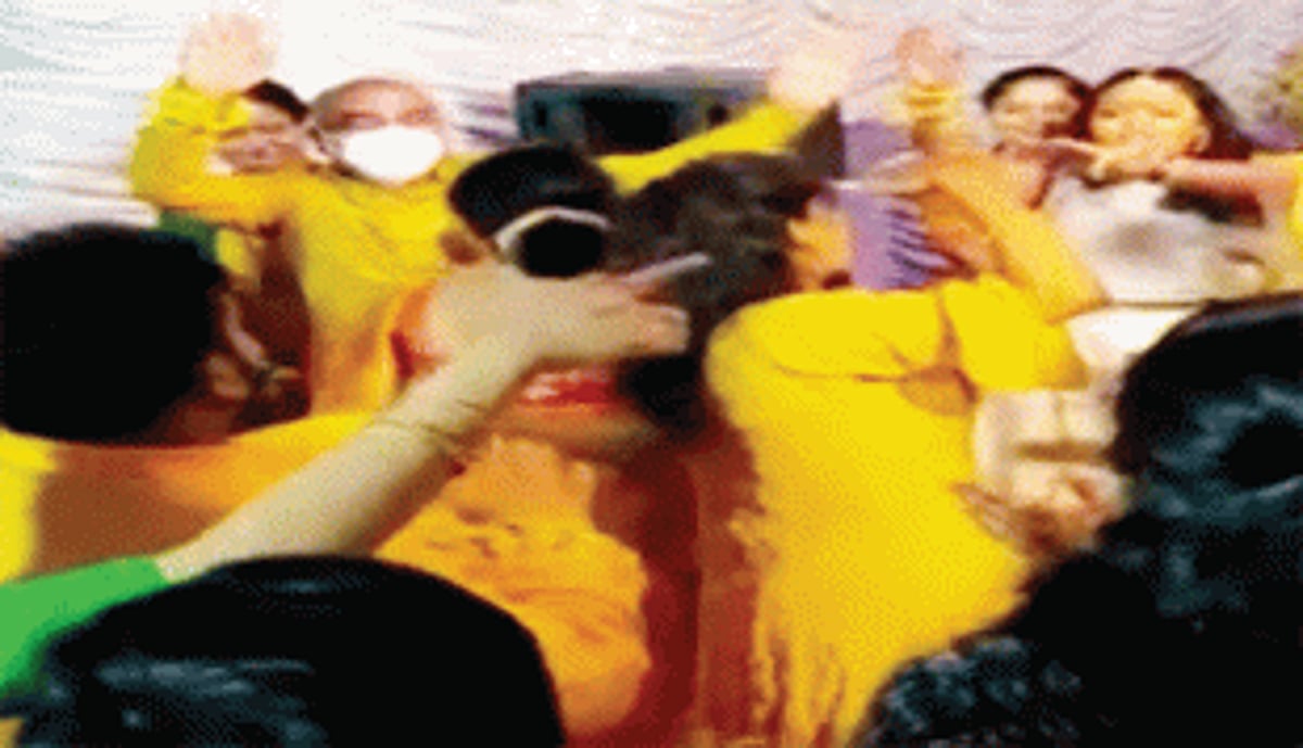 Goans fume at dancing Deputy CM, even as neta says he did no wrong 1 Goans fume at dancing Deputy CM, even as neta says he did no wrong