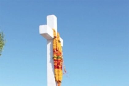 Goans visit the Miraculous Cross  at Nandgad