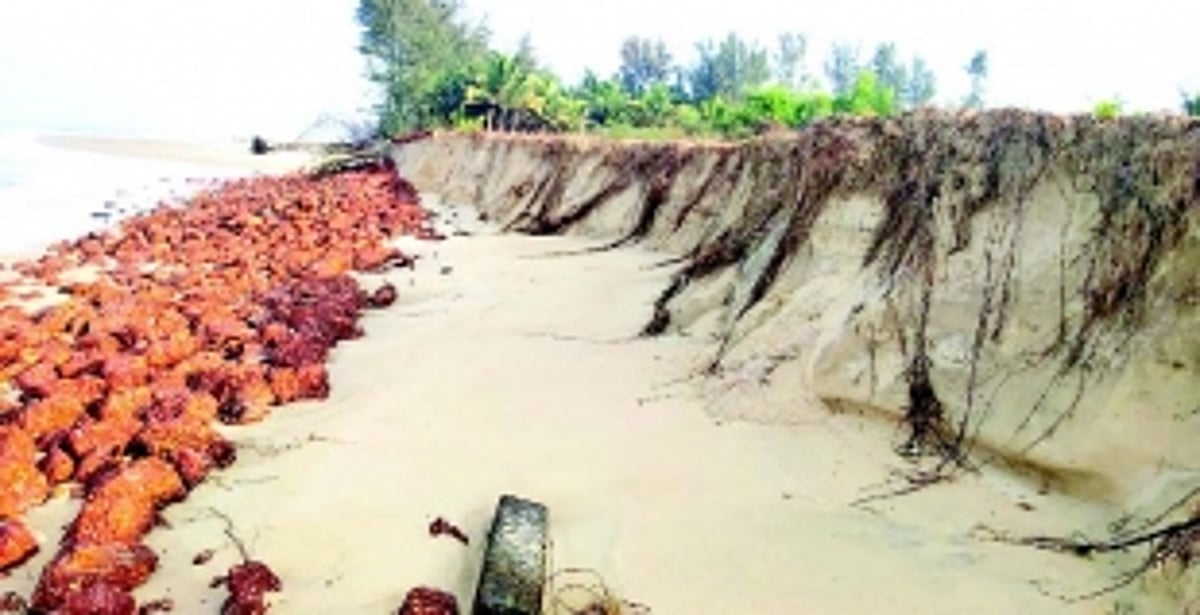 Goa’s shoreline of decay, from coast to coast