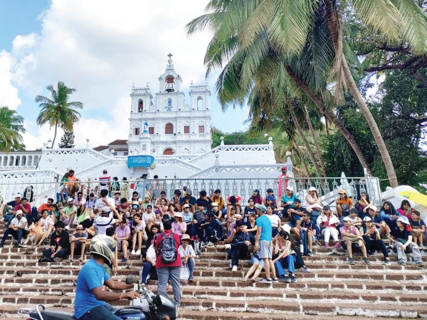 Goa’s tourism dilemma : Booming numbers, stubborn issues 1 Goa’s tourism dilemma : Booming
numbers, stubborn issues