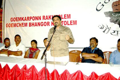Goemkar convenor, MLA Vijai Sardessai addressing a meeting at Cavelossim to drum up opposition against the Mopa airport.