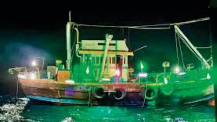Goenchea Raponkarancho Ekvott Demands Ban on Illegal LED Fishing in Goa 1 Goenchea Raponkarancho Ekvott Demands Ban on Illegal LED Fishing in Goa