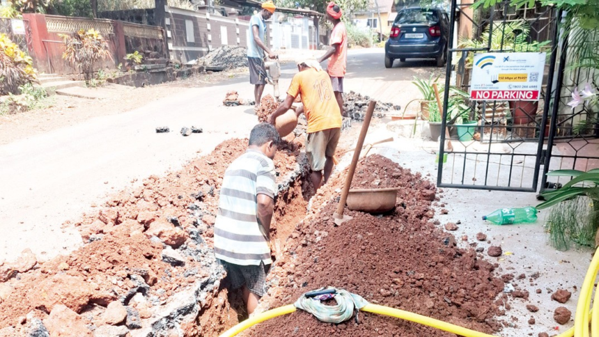 Gogol Housing Board and Vidhyanagar Residents Struggle With Ongoing Excavation Work for Sewerage and Gas Pipelines 1 Gogol Housing Board and Vidhyanagar Residents Struggle With Ongoing Excavation Work for Sewerage and Gas Pipelines
