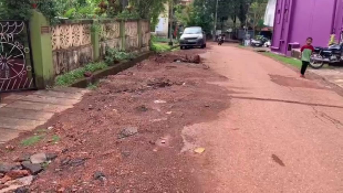 Gogol Housing Board residents risk their lives due to bad roads