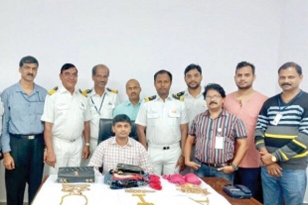 Gold worth Rs 56.38 lakh  seized from 3 Tajik women