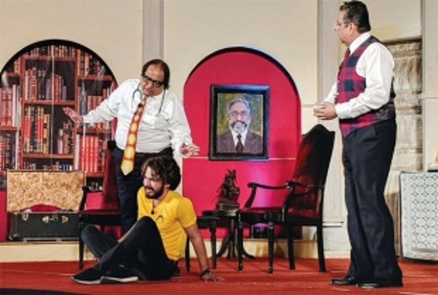 Goodness gracious! He's back on a stage in Goa