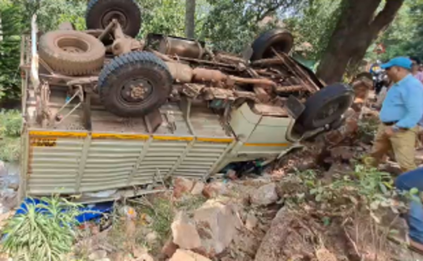 Goods Carrier Crash Injures Three, Witnesses Allege Overspeeding