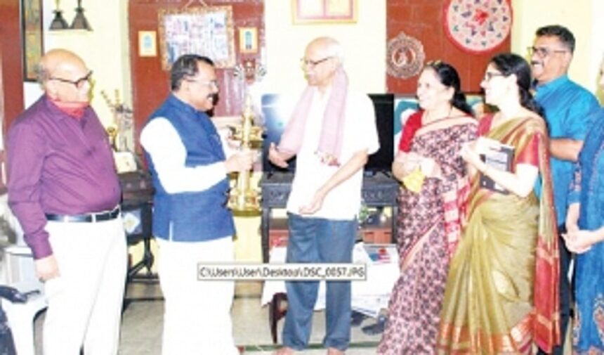 Governor congratulates Mauzo 1 Governor congratulates Mauzo