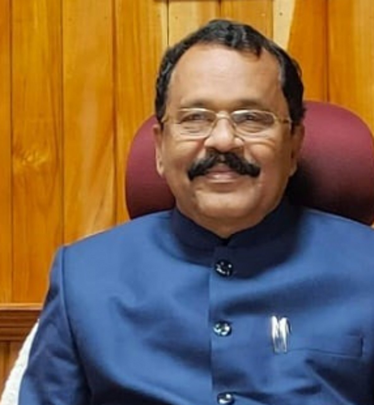 Governor meets Kavlem panchayat, Dhavalikar