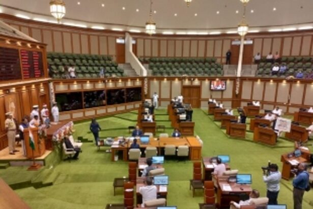 Governor’s address makes no mention of Mhadei issue; Opposition evicted for creating raucous on Mhadei