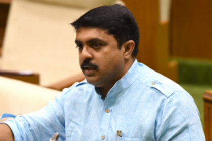 Govt adamant on double tracking, says Vijai