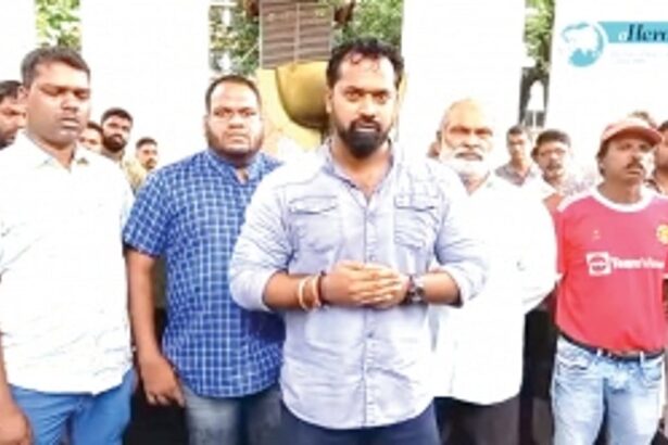 Govt adamant to break monopoly, taxi owners say no to app-based services