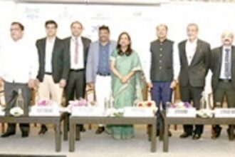 Govt 'contemplating' to reduce barge tax