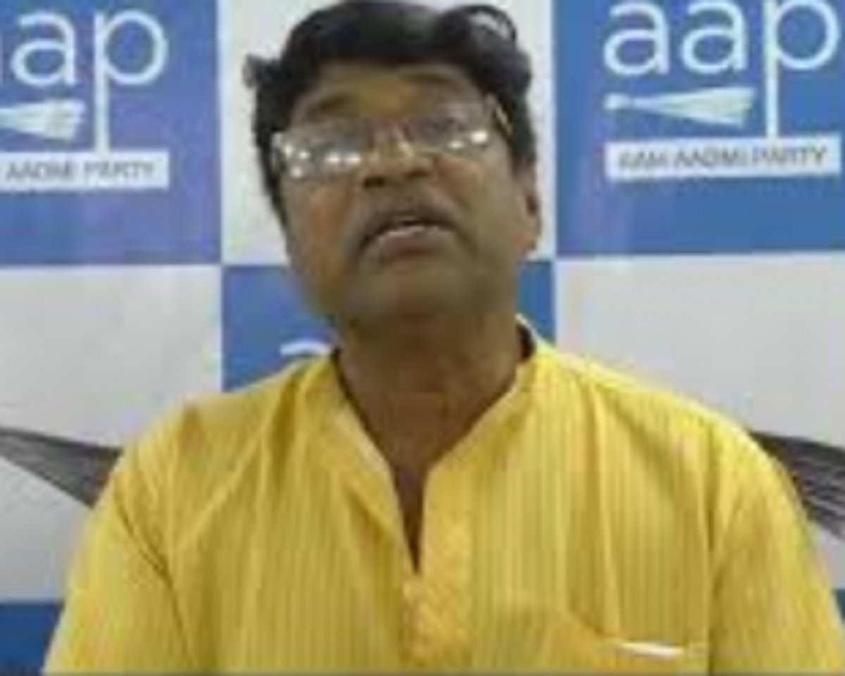 Govt is covering up bankruptcy  by selling SEZ land, says AAP