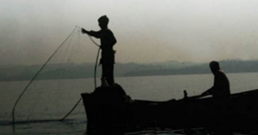 Govt launches financial aid for registered fish vendors