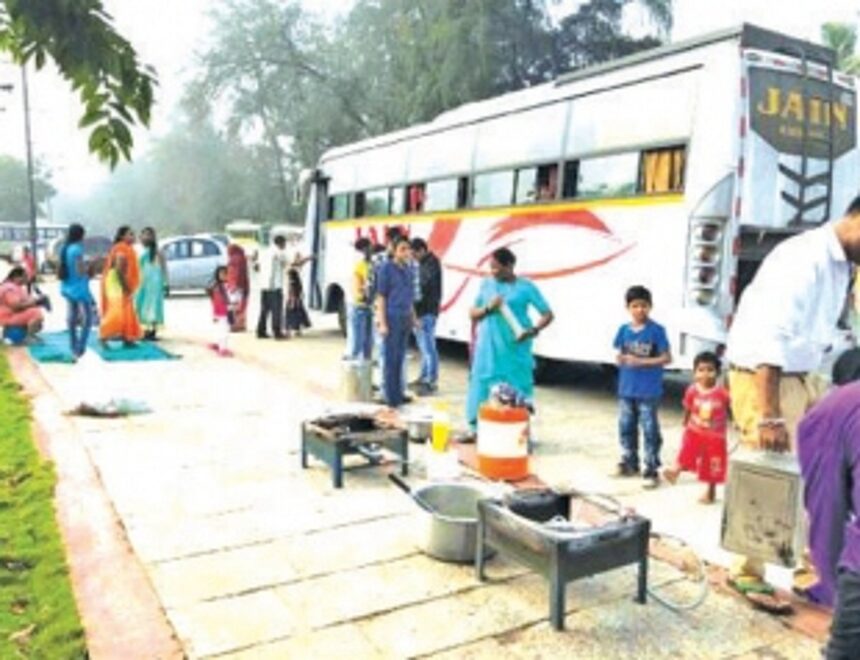 Govt may declare cooking in public by tourists a nuisance: Parrikar