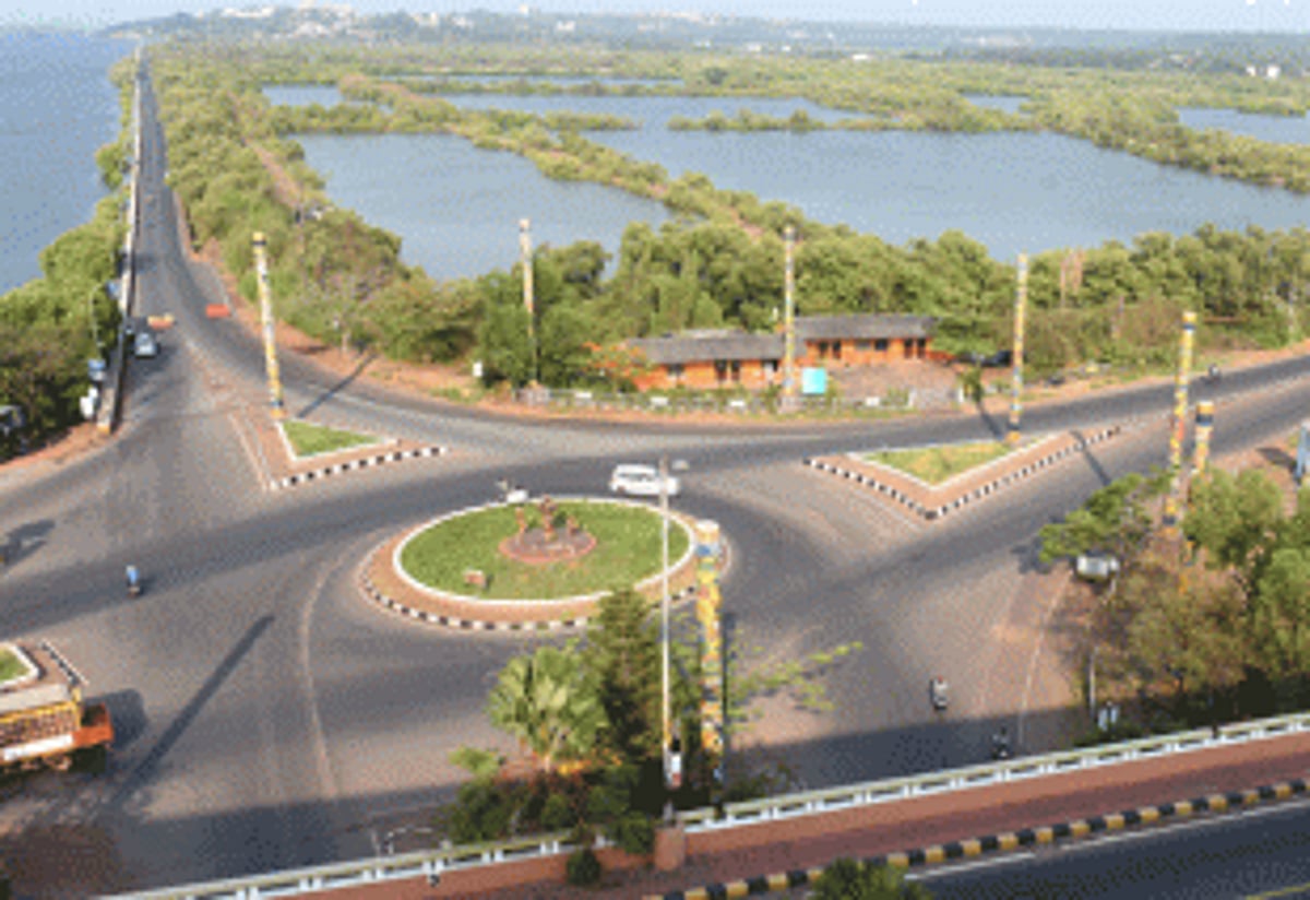 Govt mulls lockdown to break transmission chain