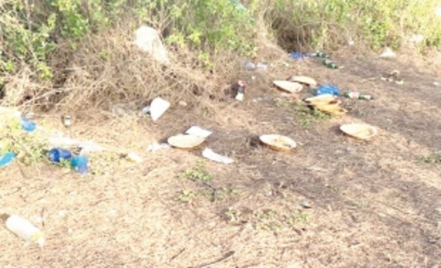 Govt must act tough against those littering beaches