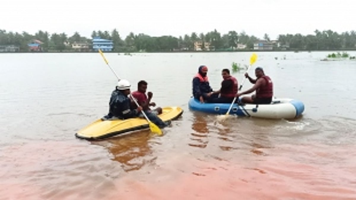 Govt officials left red-faced after Benaulim locals show them the flooded Tollebandh