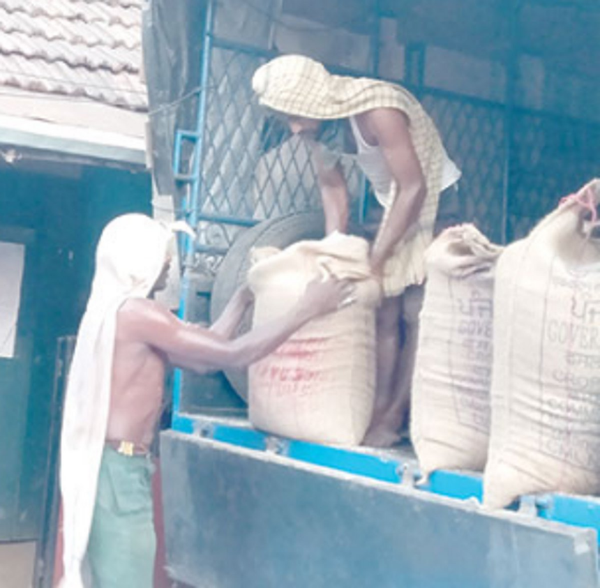 Govt servants, posing as poor, getting free ration